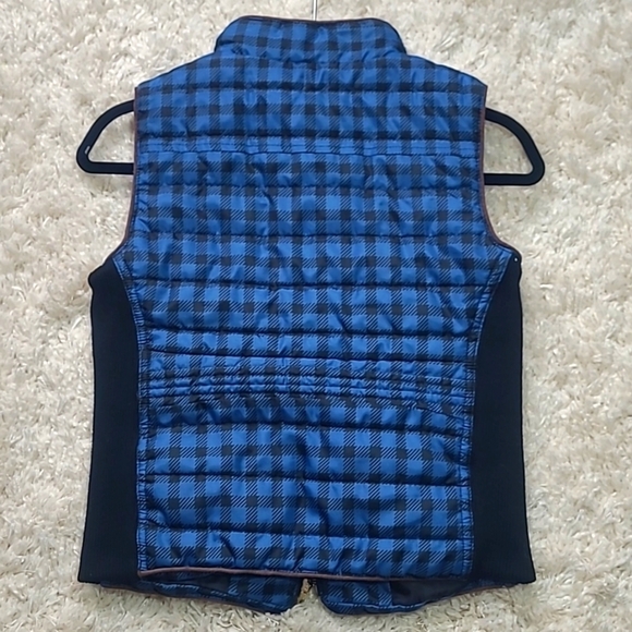 🔥 Blue & Black Plaid Quilted Puffer Vest – Lightweight Layering essential SZ Sm - Picture 12 of 13